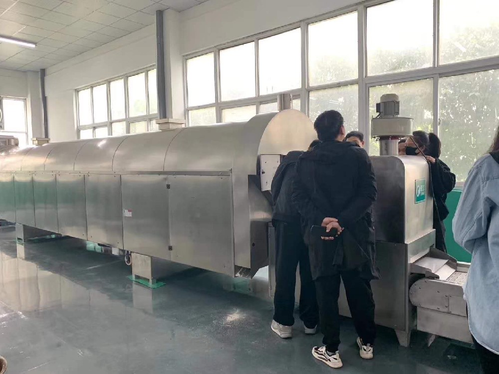 Customer visited our factory for test roasting machine DCCL7-60