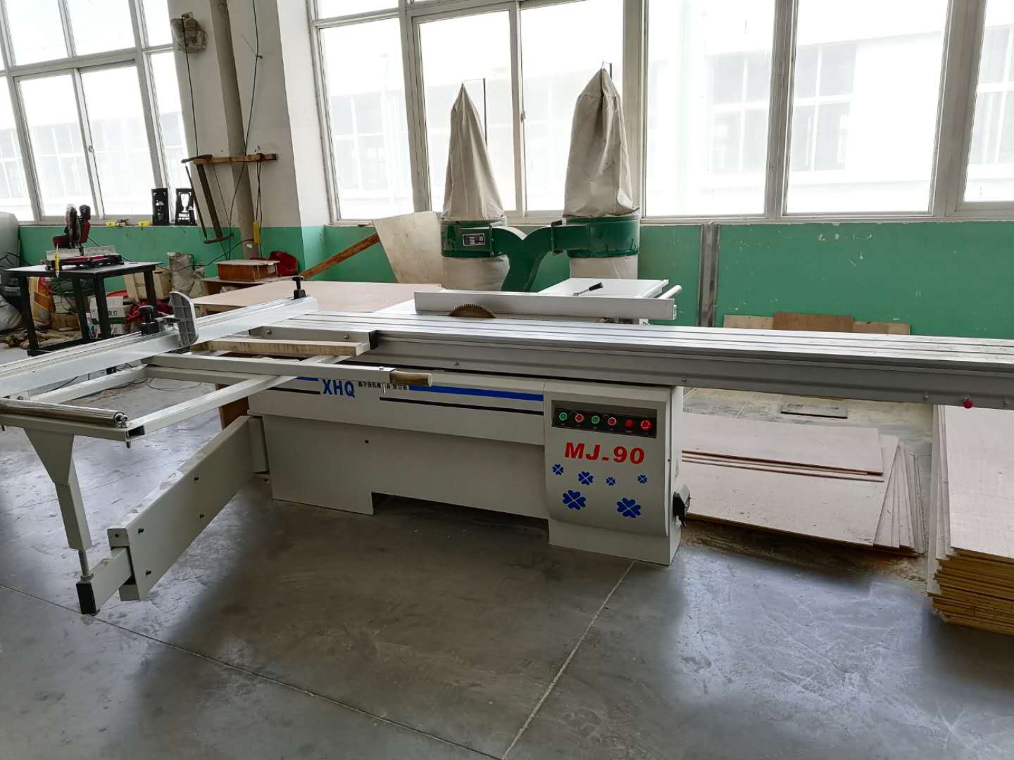 Chike factory added wood cutting machine tools to improve the efficiency of wooden box packaging production