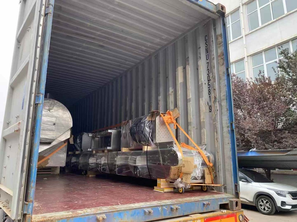 An 8-meter nut roasting machine has been dispatched to South Korea