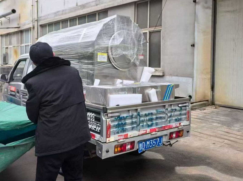 250kg/h peanut kernel roasting machine is dispatched