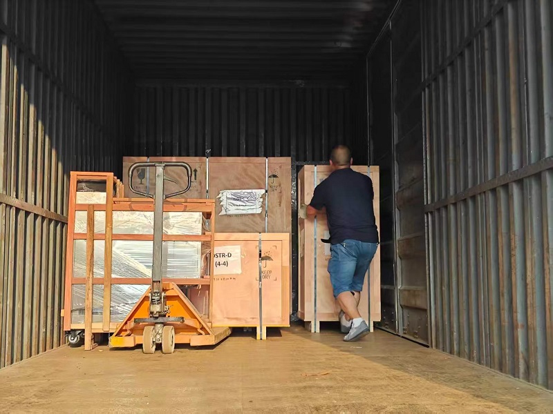 Deliver goods to the customers in Turkey